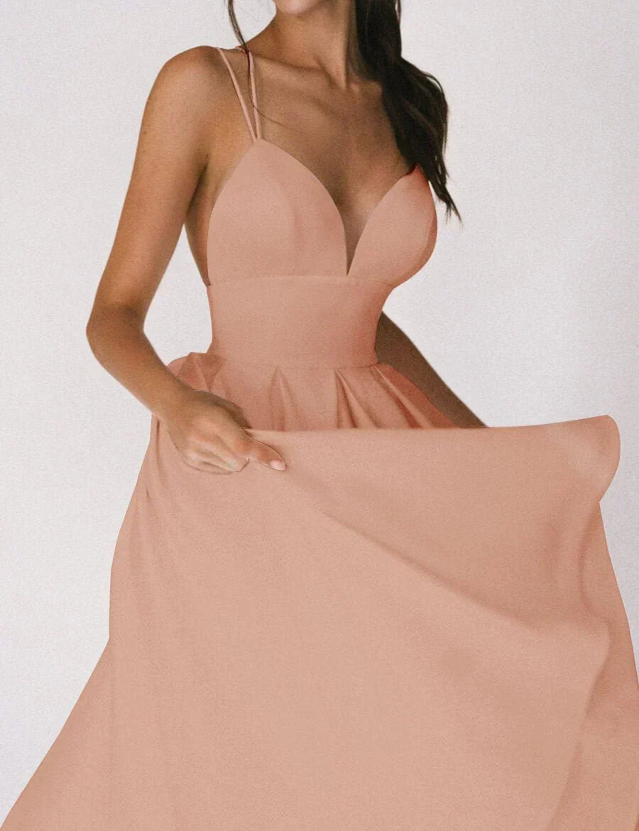 Elara - Elegantes Minimalistisches Kleid