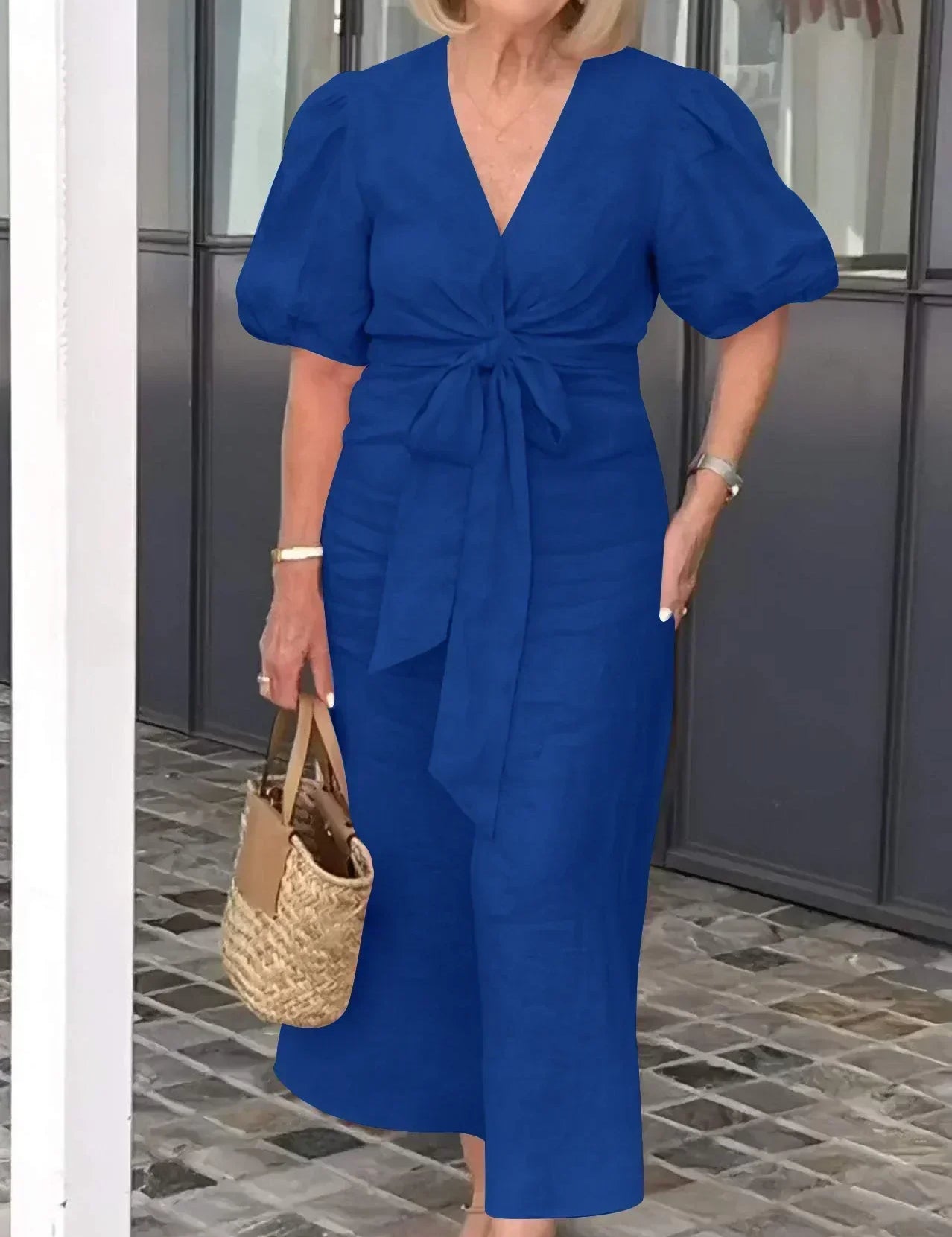 LYNORA | ELEGANTES MIDI-KLEID MIT V-AUSSCHNITT